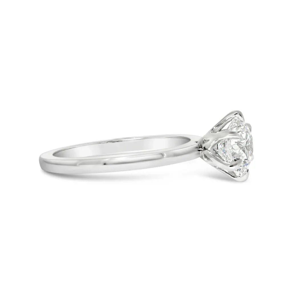 Tallinn | Six claw custom diamond engagement ring - Lizunova Fine Jewels