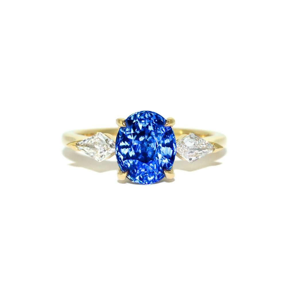 Vera | Oval cornflower blue sapphire diamond engagement ring - Lizunova Fine Jewels