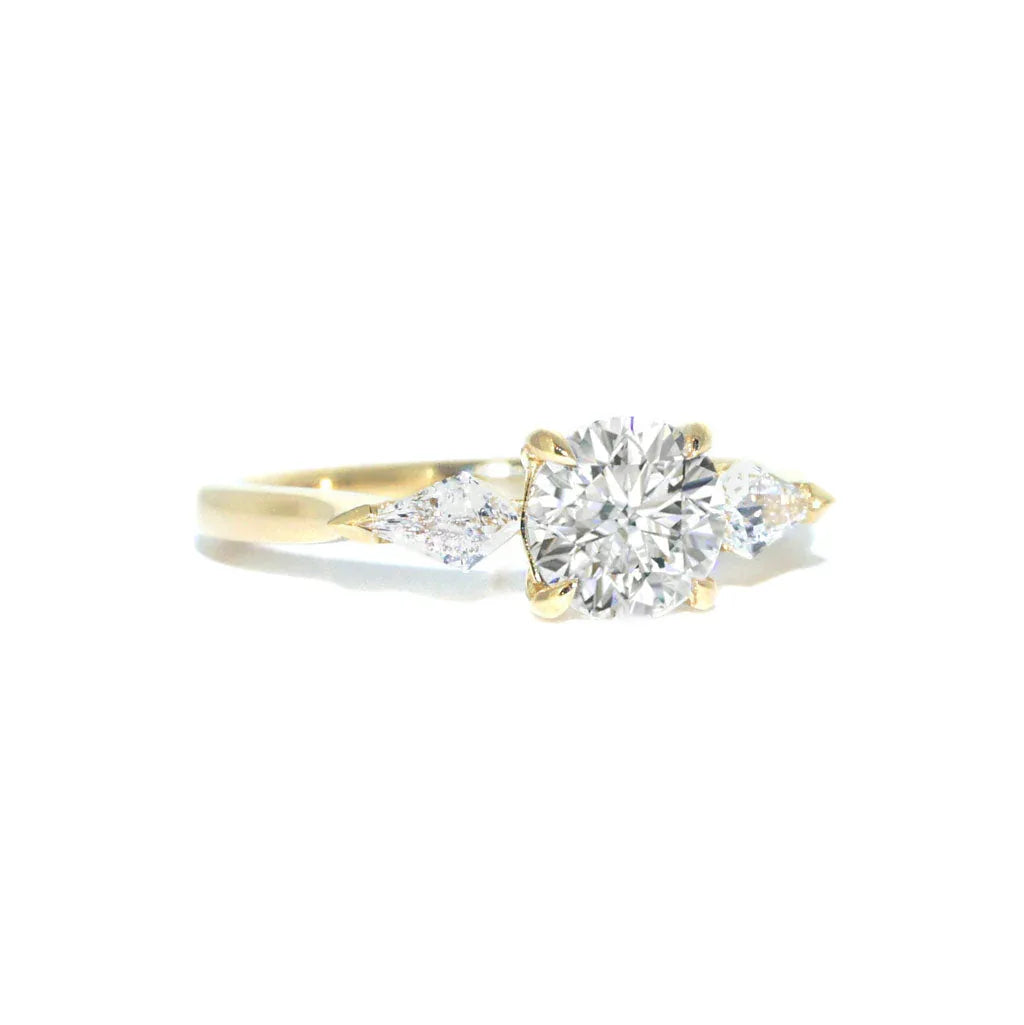 Vera | Diamond trilogy engagement ring - Lizunova Fine Jewels