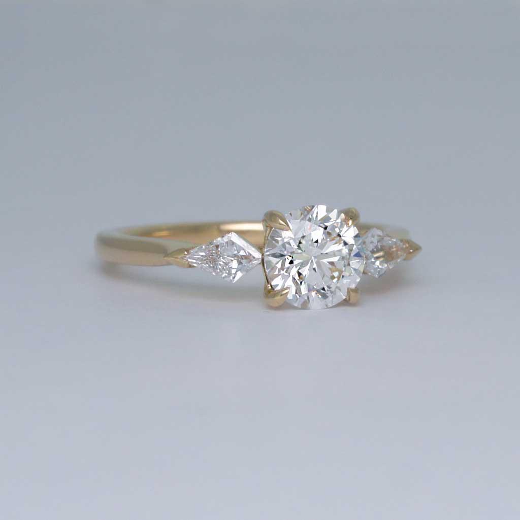 Vera | Diamond trilogy engagement ring - Lizunova Fine Jewels