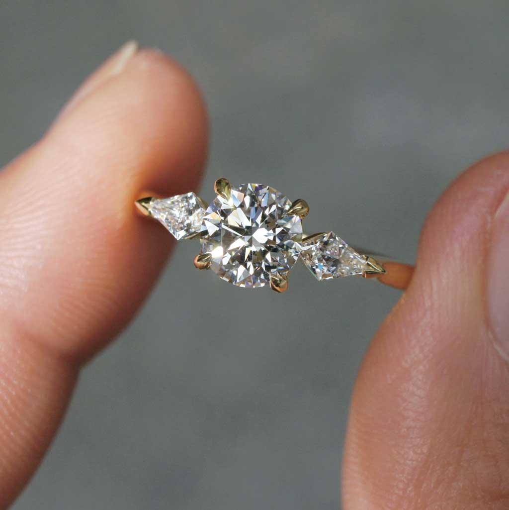 Vera | Diamond trilogy engagement ring - Lizunova Fine Jewels