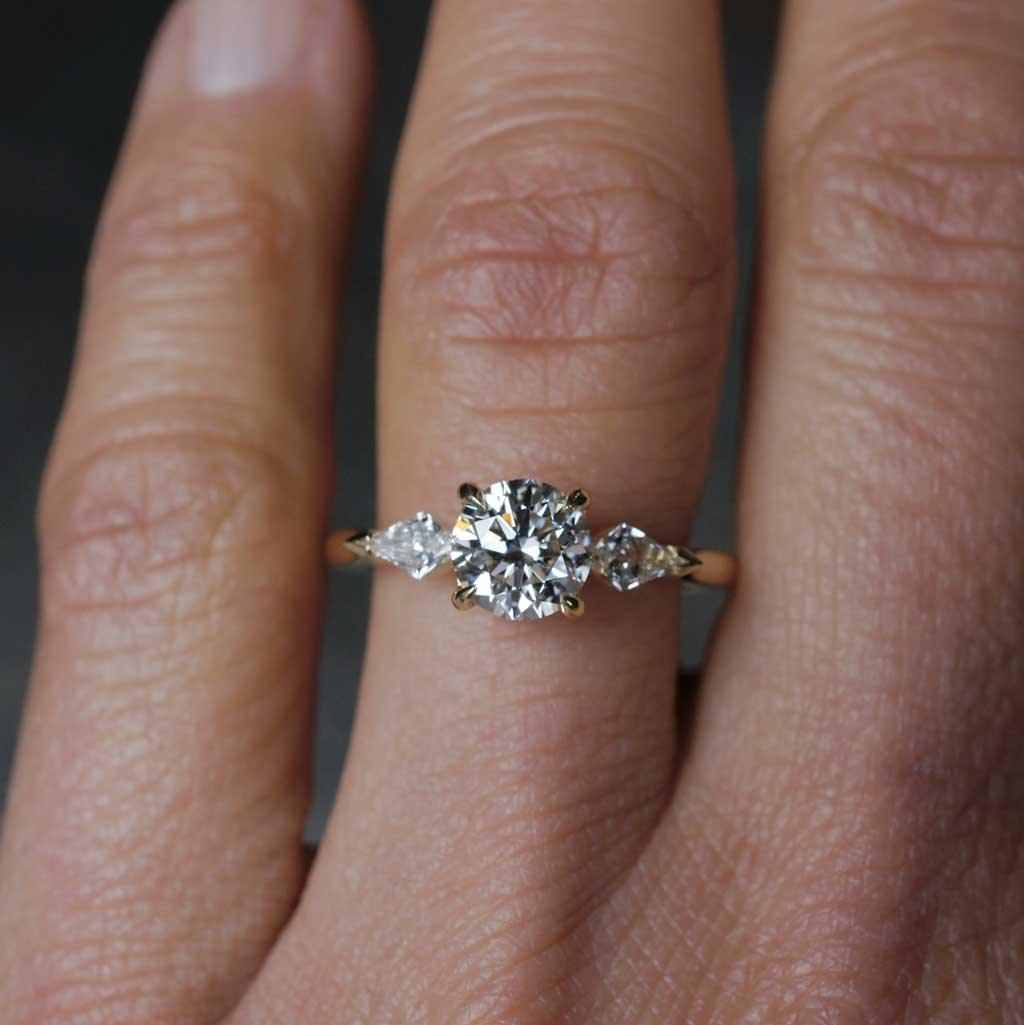 Vera | Diamond trilogy engagement ring - Lizunova Fine Jewels