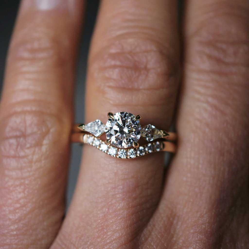 Vera | Diamond trilogy engagement ring - Lizunova Fine Jewels