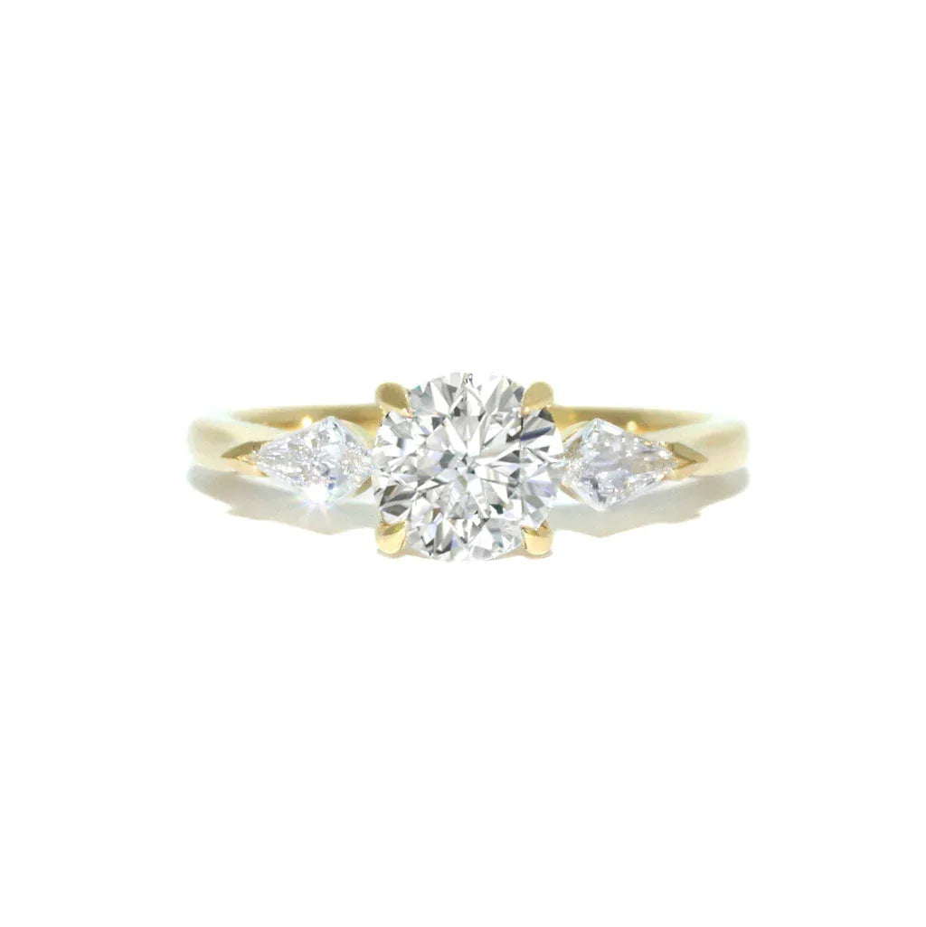 Vera | Diamond trilogy engagement ring - Lizunova Fine Jewels