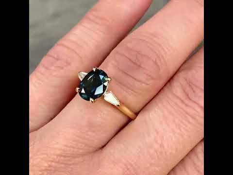 Perth engagement ring in 18k gold with an Australian teal sapphire and kite diamonds, by Sydney jeweller Lizunova Fine Jewels