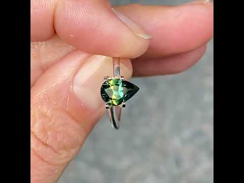 1.35ct pear cut Australian parti sapphire, Sydney jeweller Lizunova Fine Jewels, Australia