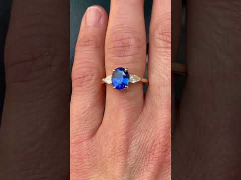 Bespoke cornflower blue sapphire and diamond engagement ring in 18k gold, Sydney jeweller Lizunova Fine Jewels