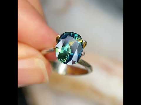 3.54ct blue green yellow Australian parti sapphire available for bespoke engagement ring by Australian jeweller Lizunova, Sydney NSW