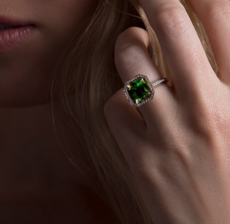 green-sapphire-diamond-halo-engagement-ring-sydney-jeweller-lizunova