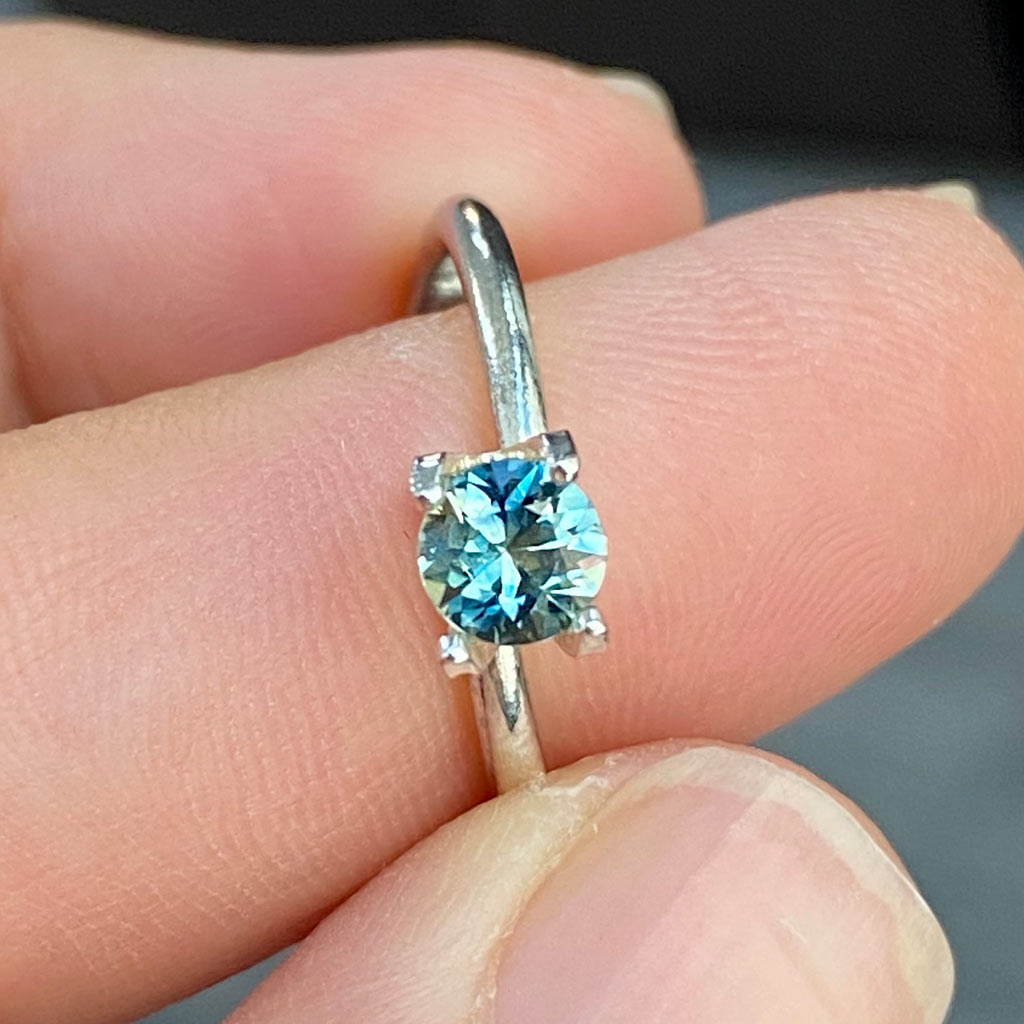 0.53ct-round-parti-sapphire-1-Lizunova-Fine-Jewels-Sydney-NSW-Australia
