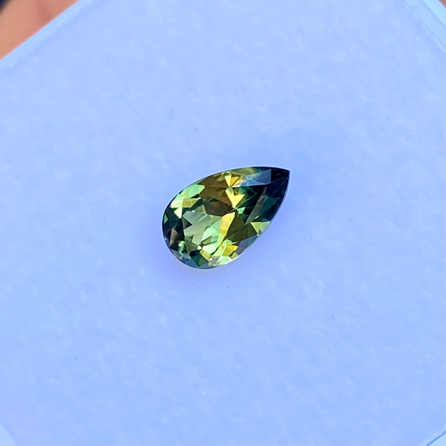 Australian-parti-teal-sapphire-bespoke-engagement-ring-Sydney-jeweller-Lizunova-Fine-Jewels
