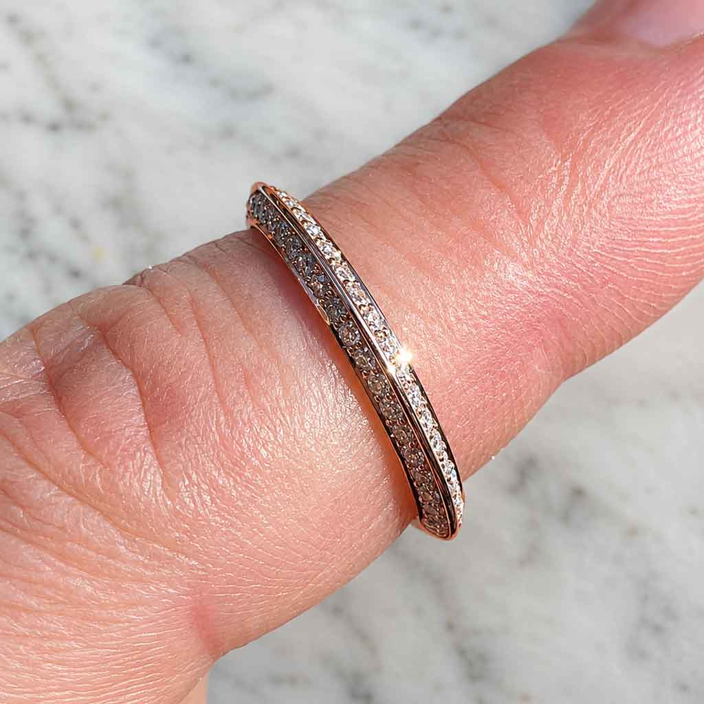 Ballets Russes | Knife edge diamond wedding ring - Lizunova Fine Jewels