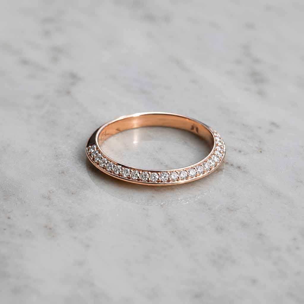 Ballets Russes | Knife edge diamond wedding ring - Lizunova Fine Jewels
