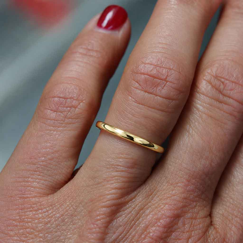 Edith - Round profile wedding ring yellow gold - Lizunova Fine Jewels