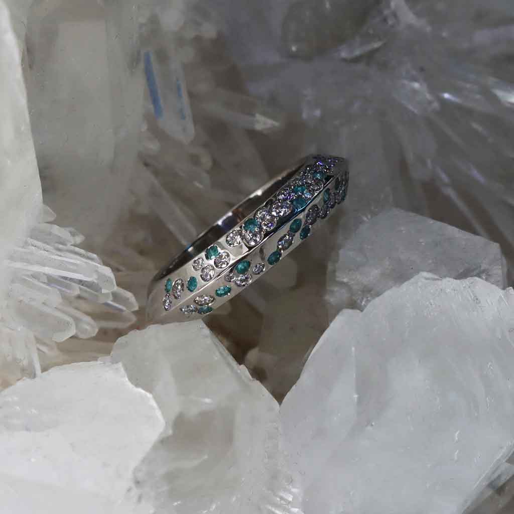 Galaxy-scattered-diamond-knife-edge-ring-rose-gold-Sydney-jeweller-Lizunova