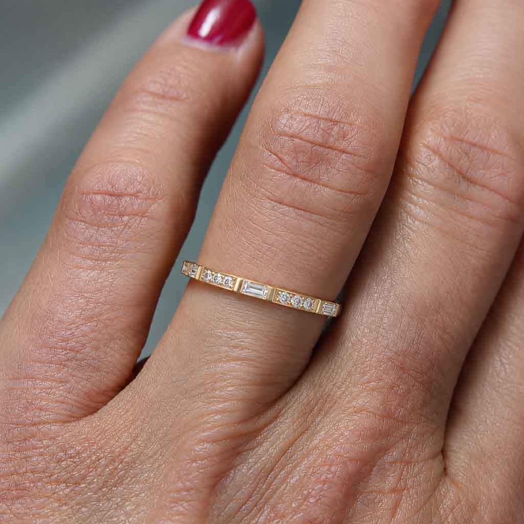 Molly - Baguette & round diamond wedding ring - Lizunova Fine Jewels