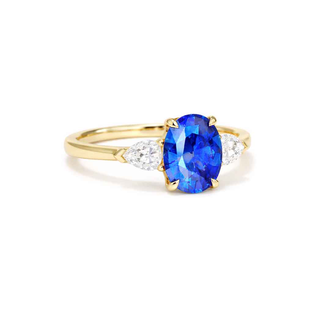 Sofia | Oval cornflower blue sapphire diamond engagement ring - Lizunova Fine Jewels