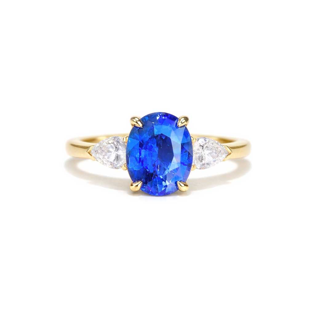 Sofia | Oval cornflower blue sapphire diamond engagement ring - Lizunova Fine Jewels