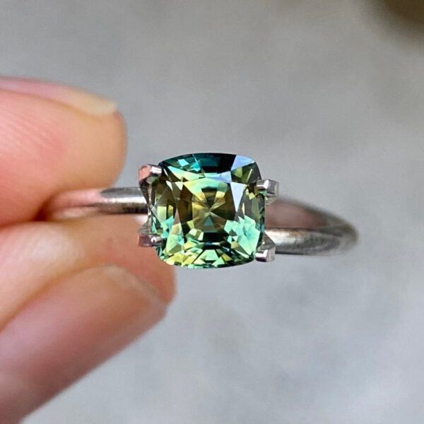 Australian-parti-teal-sapphire-bespoke-engagement-ring-Sydney-jeweller-Lizunova-Fine-Jewels