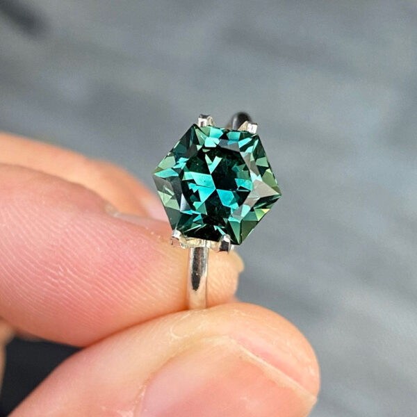 3.3ct-hexagon-teal-parti-sapphire-Lizunova-Fine-Jewels-Sydney-NSW-Australia