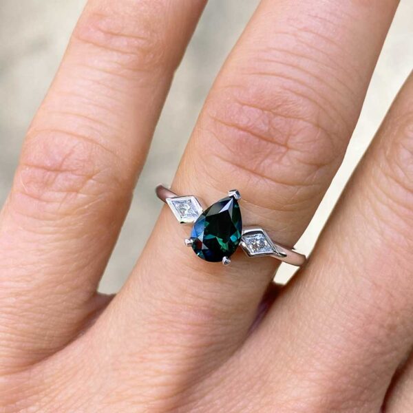 Edie-pear-parti-sapphire-kite-diamond-engagement-ring-5-Lizunova-Fine-Jewels-Sydney-NSW-Australia