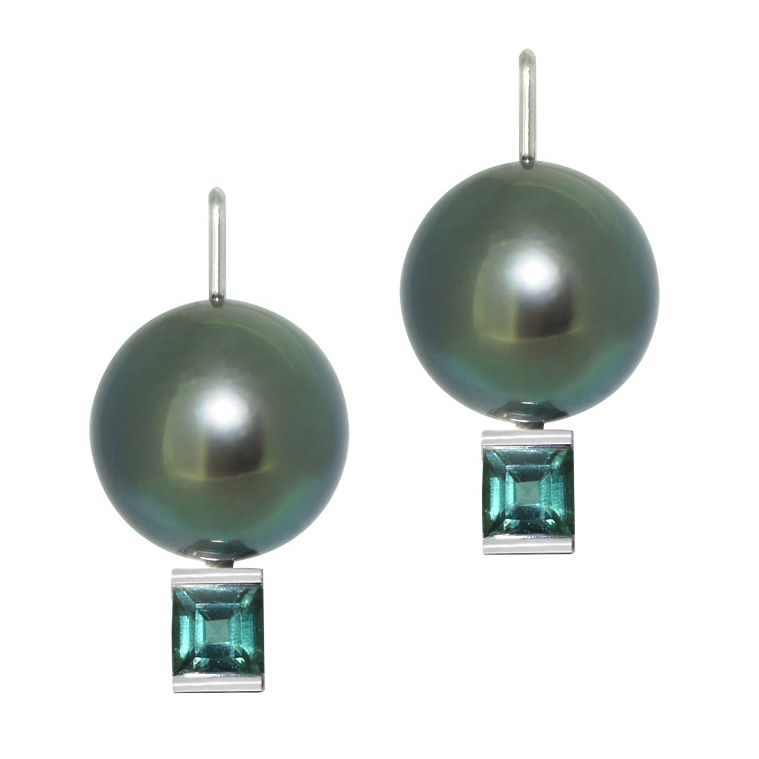 Lizunova-Tahiti-pearl-earrings