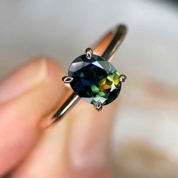 Australian-teal-parti-sapphire-engagement-ring-Sydney-jeweller-Lizunova-Fine-Jewels