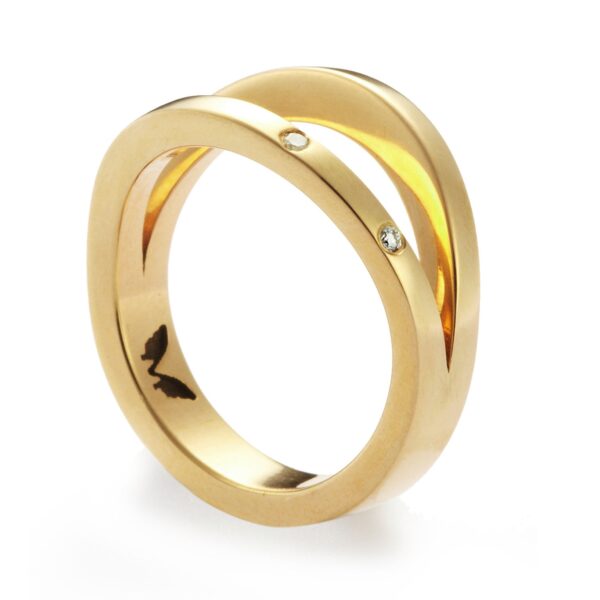 Unity-Split-shank-gold-ring-diamonds-contemporary-ring-Lizunova-Fine-Jewels-jeweller-Sydney-NSW-Australia