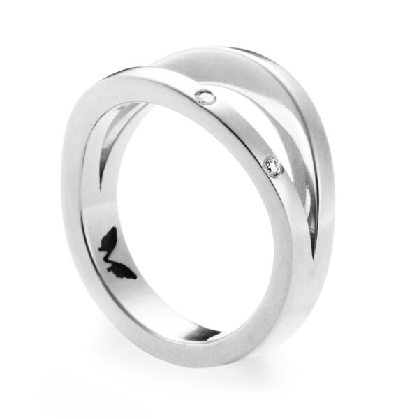 Unity-Split-shank-white-gold-ring-diamonds-contemporary-ring-by-Sydney-jewellery-designer-Lizunova
