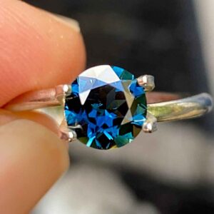 Australian-round-teal-sapphire-bespoke-engagement-ring-jeweller-Lizunova-Fine-Jewels-Sydney-NSW-Australia-SKU20037-1