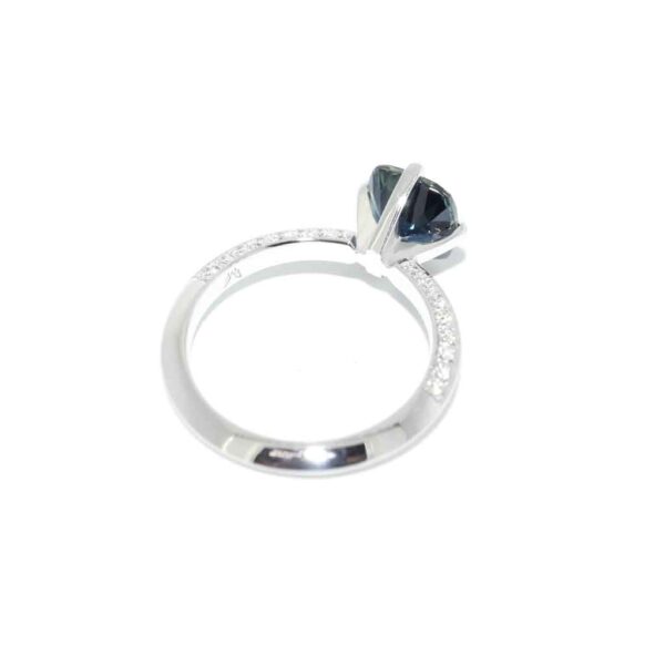 Ballets-Russes-cushion-teal-sapphire-diamond-engagement-ring-Sydney-jeweller-Lizunova-Fine-Jewels-SKU00050-1