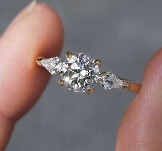 custom-diamond-engagement-ring-Lizunova-Fine-Jewels-Sydney-Jeweller-Sydney-NSW-Australia