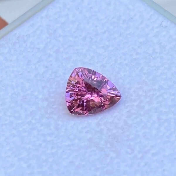 freeform-pink-sapphire-engagement-ring-Lizunova-Fine-Jewels-Sydney-Jeweller-Sydney-NSW-Australia