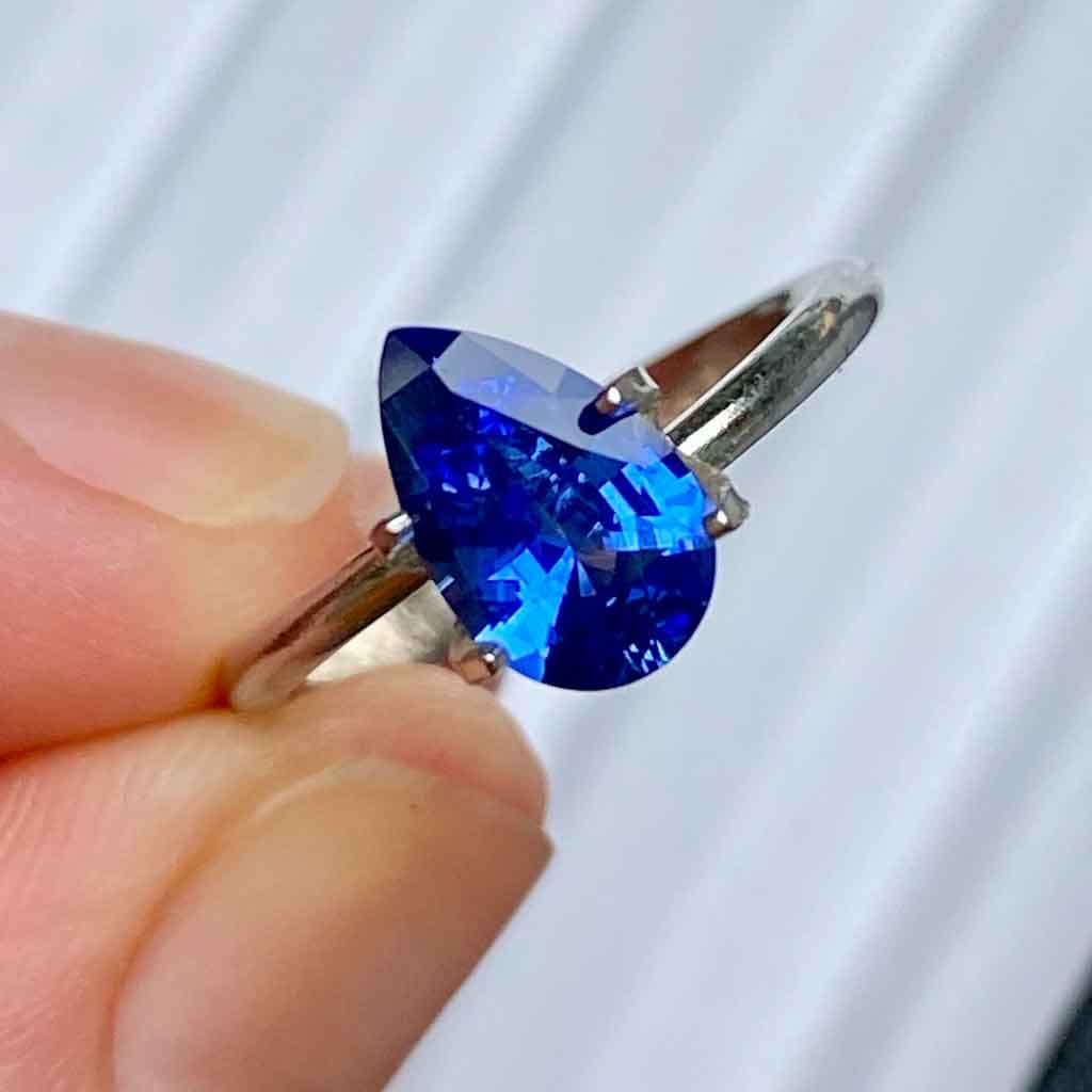 pear-cut-blue-sapphire-engagement-ring-Lizunova-Fine-Jewels-Sydney-Jeweller-Sydney-NSW-Australia