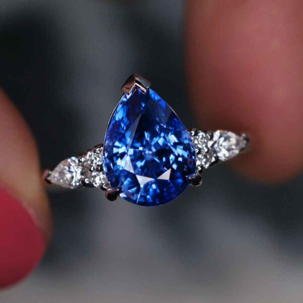 cornflower-blue-Ceylon-sapphire-diamond-engagement-ring-sydney-jeweller-lizunova-australia