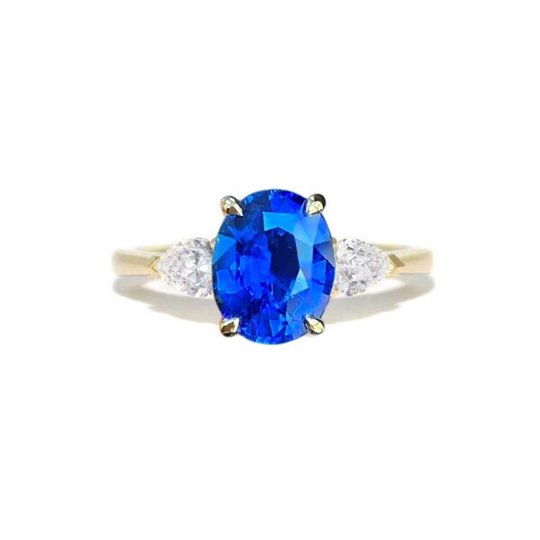 cornflower-blue-oval-Ceylon-sapphire-diamond-engagement-ring-sydney-jeweller-lizunova-australia