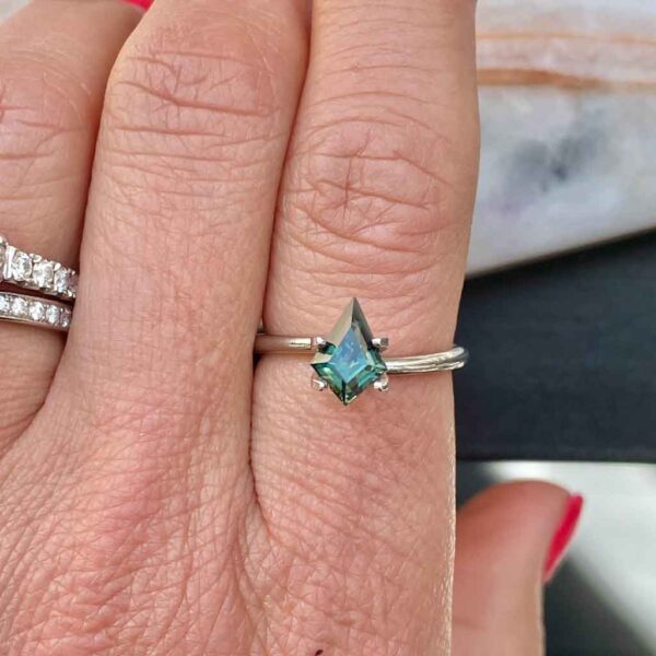 kite-australian-teal-parti-sapphire-custom-engagement-ring-Sydney-jeweller-Lizunova-Fine-Jewels