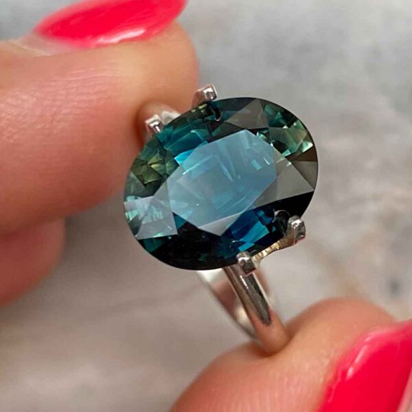 oval-australian-teal-parti-sapphire-custom-engagement-ring-Sydney-jeweller-Lizunova-Fine-Jewels