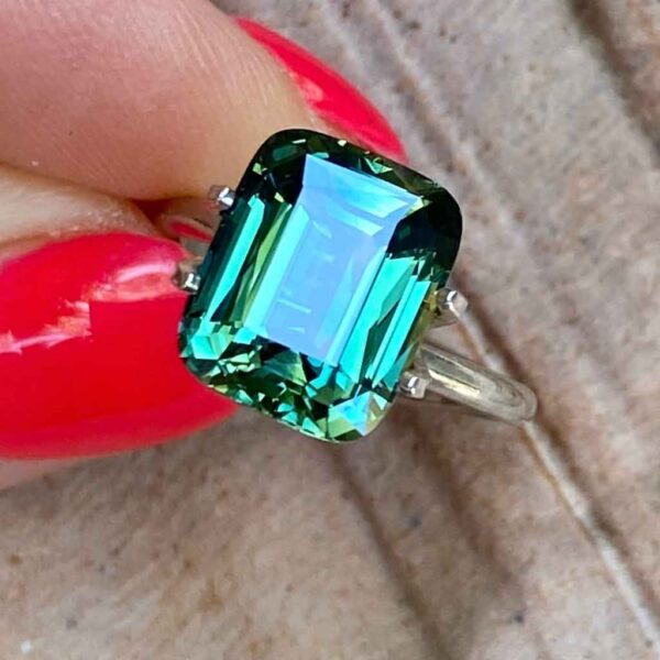 cushion-cut-teal-sapphire-custom-engagement-ring-Sydney-jeweller-Lizunova-Fine-Jewels