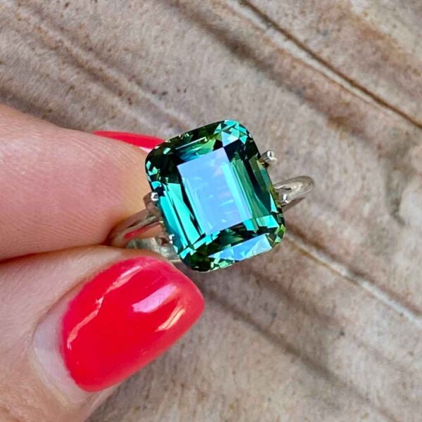 cushion-cut-teal-sapphire-custom-engagement-ring-Sydney-jeweller-Lizunova-Fine-Jewels